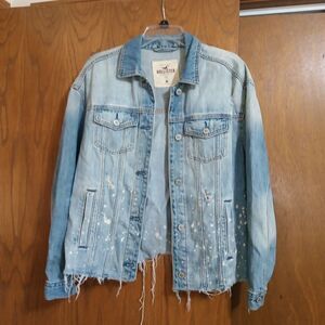 Hollister Sz Medium Jean Jacket Blue Denim Distressed Frayed Hem Button